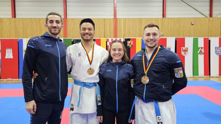 Mehr über den Artikel erfahren Erfolgreiche DM-Teilnahme für den SV UNSU Karate Mömlingen e.V.